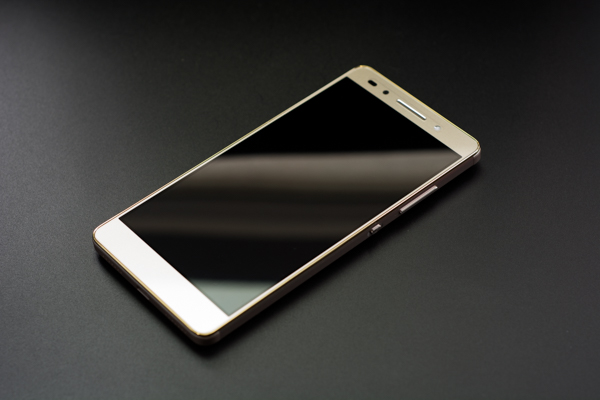 荣耀7全网通性能评测：UI/跑分/续航/拍照