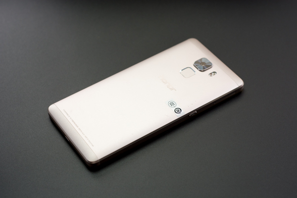 荣耀7全网通性能评测：UI/跑分/续航/拍照