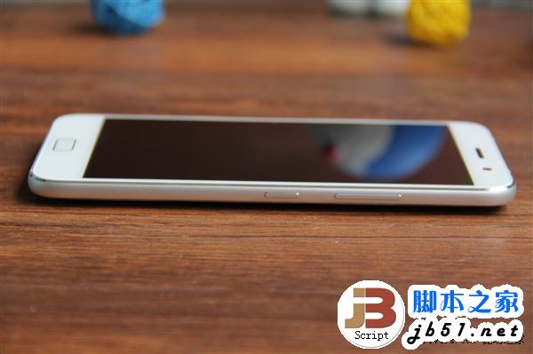 1799元ZUK Z1对比图赏：iPhone 6醉了