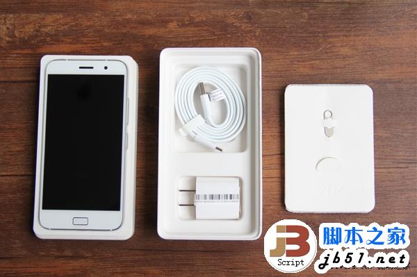 1799元ZUK Z1对比图赏：iPhone 6醉了