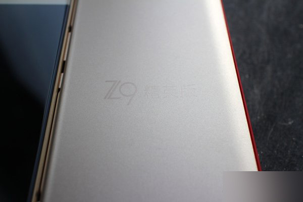 努比亚Z9金色精英版开箱图赏 
