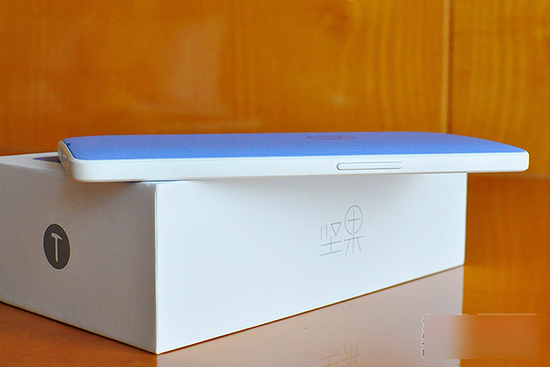 坚果手机评测：外观清新/细节优化到位