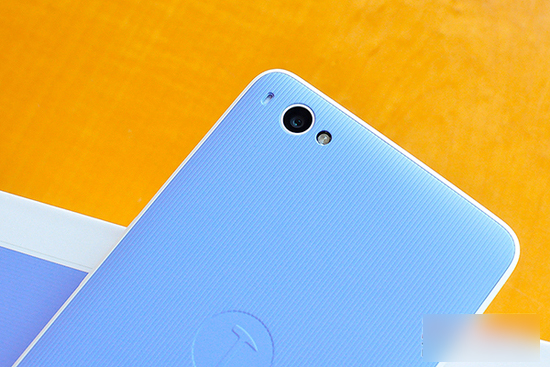 坚果手机评测：外观清新/细节优化到位