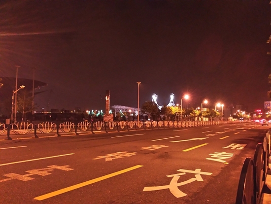 坚果手机评测：外观清新/细节优化到位