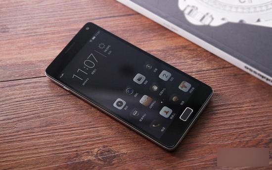 联想P1评测：长续航64位八核智能强机 