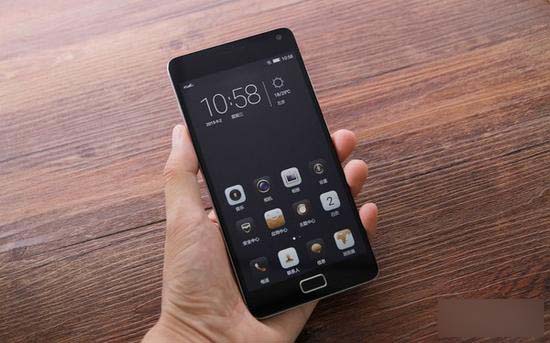 联想P1评测：长续航64位八核智能强机 