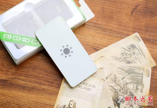 iPhone也能无线充电?WiPack无线充电移动电源真牛叉