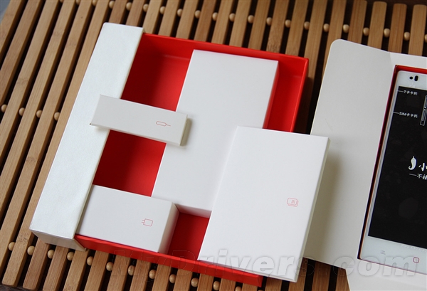 1999元/蜀锦后壳 小辣椒5 Pro图赏