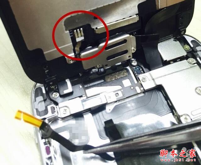 这部iPhone6有点怪，背部的苹果Logo标志居然亮了！