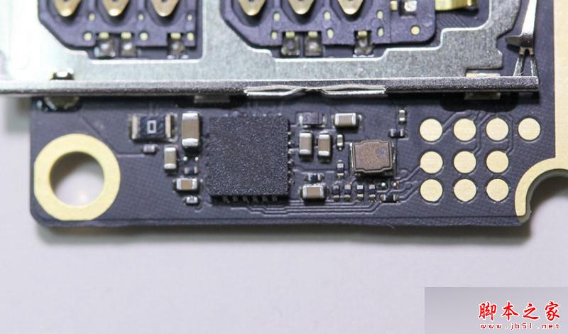 大主板元器件特写。