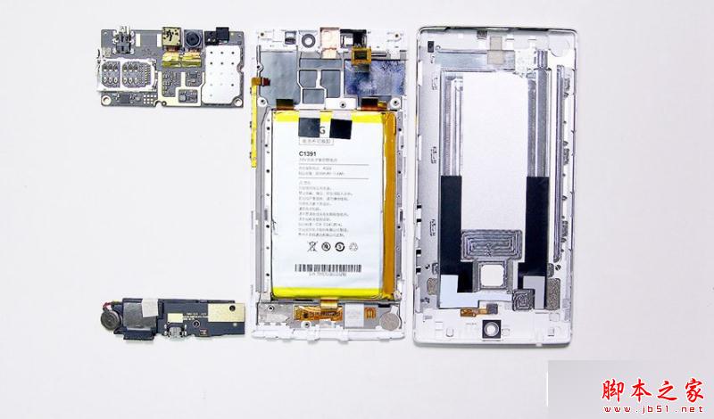 从整个拆卸过程来看,青葱me<em></em>tal的上手难度并不大,通过撬棒和吸盘就能轻易分离金属盖和机身,只要用户注意一些细节,就能轻而易举拆下主板和电池,动手能力强的当然可以自行维修,不过小编并不建议这样做,毕竟拆完在装回去,安全方面会大打折扣。