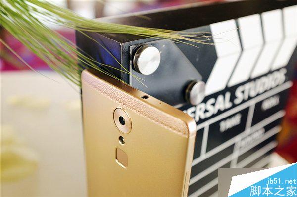 中兴AXON天机MAX和华为Mate8对比