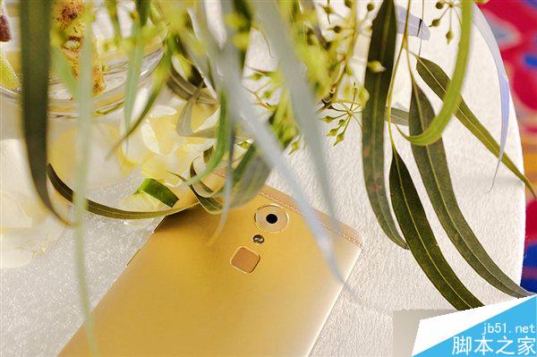 中兴AXON天机MAX和华为Mate8对比