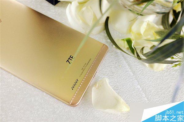 中兴AXON天机MAX和华为Mate8对比