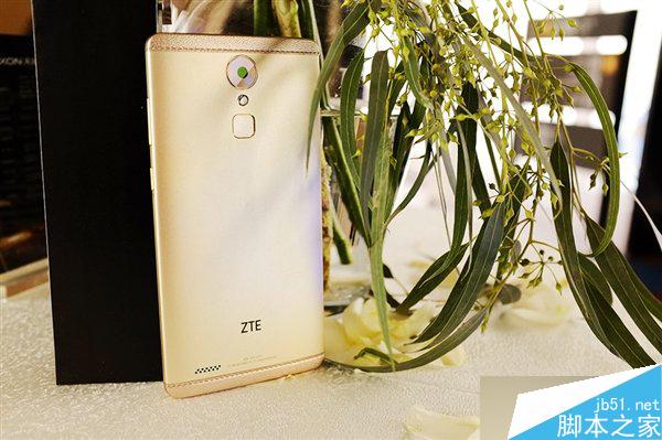 中兴AXON天机MAX和华为Mate8对比