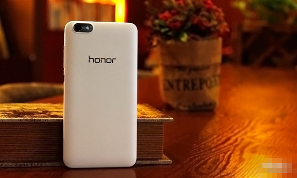 华为全网通手机真机图赏：摄像头真个性