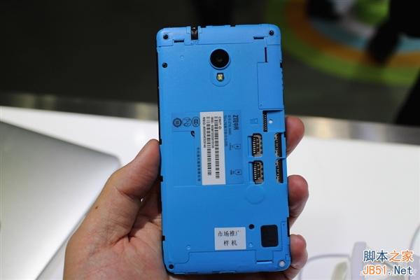 699元！中国电信小鲜手机真机图赏：支持双4G