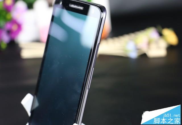 5000元重磅旗舰对撕:MotoX极对比LGV10