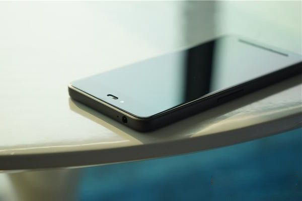 锤子T2正面外观