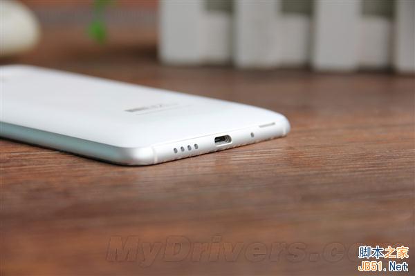 四个兄弟凑齐了！银翼版魅族MX4对比图赏