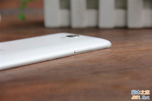 四个兄弟凑齐了！银翼版魅族MX4对比图赏