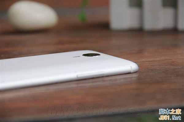 四个兄弟凑齐了！银翼版魅族MX4对比图赏