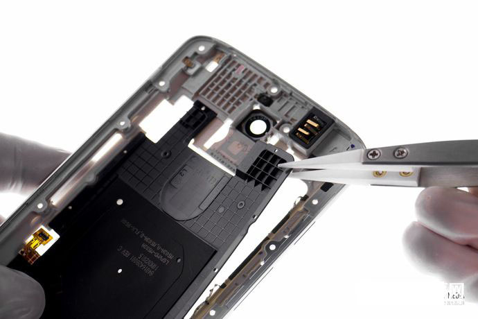 moto x极做工怎么样 moto x极拆解评测