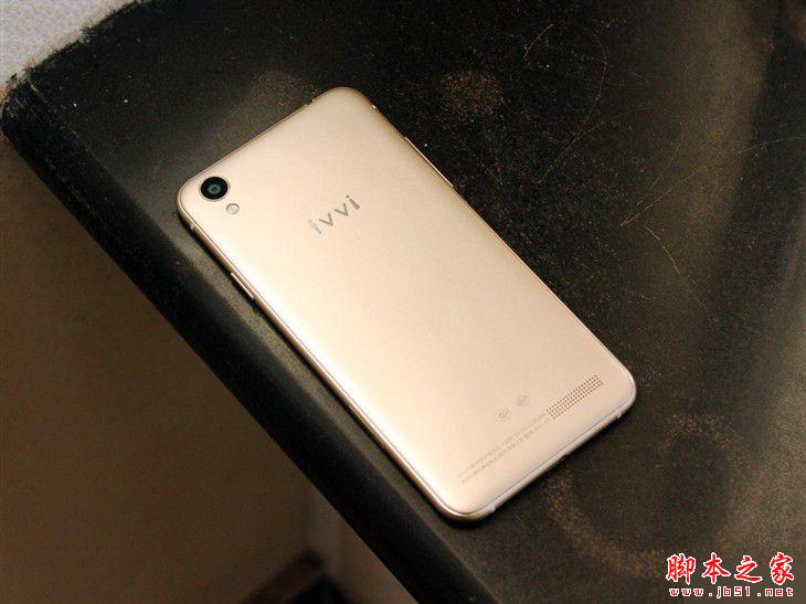 最薄的全网通手机 ivvi 小i Plus评测 