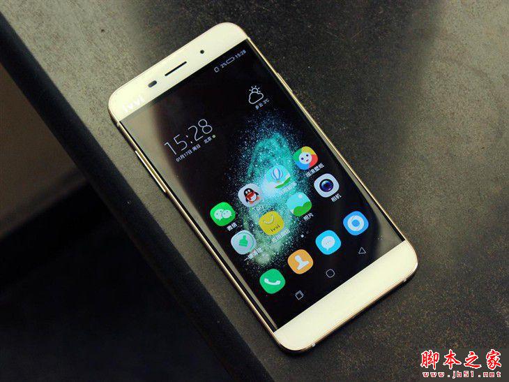 最薄的全网通手机 ivvi 小i Plus评测 