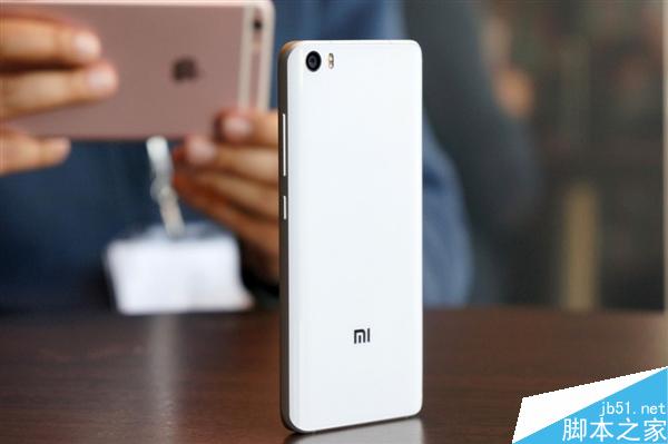 小米5白色版和黑色版对比 