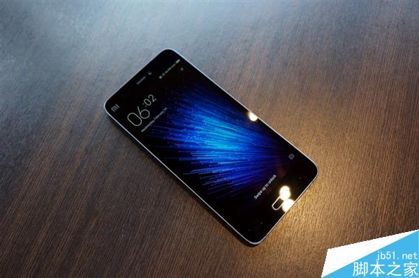 小米5白色版和黑色版对比 