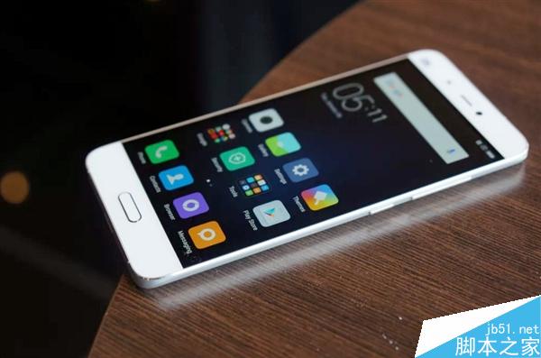 小米5白色版和黑色版对比 