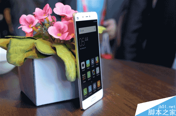 小米5白色版和黑色版对比 