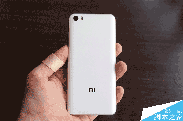 小米5白色版和黑色版对比 