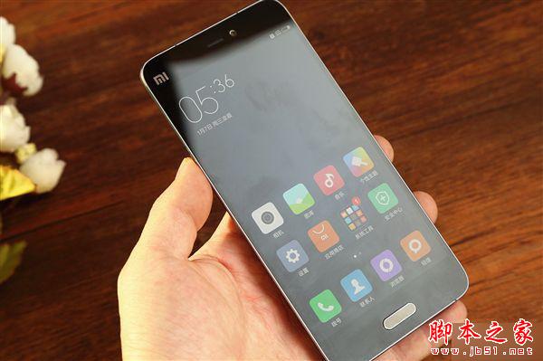 小米5陶瓷vs.玻璃真机对比图赏:差别这么大!
