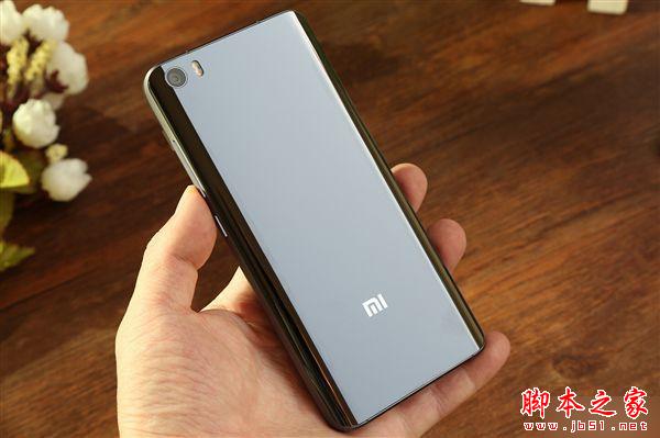 小米5陶瓷vs.玻璃真机对比图赏:差别这么大!