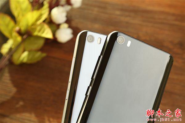 小米5陶瓷vs.玻璃真机对比图赏:差别这么大!