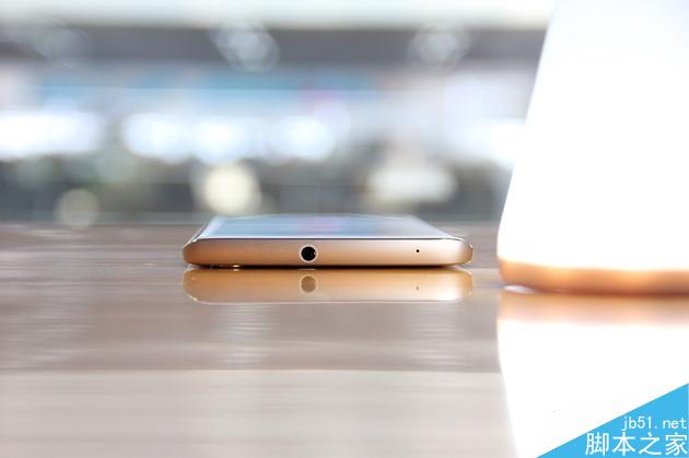 骁龙652曲面屏卖3698!vivo Xplay5首发评测