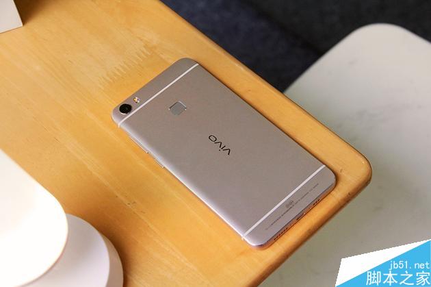 骁龙652曲面屏卖3698!vivo Xplay5首发评测