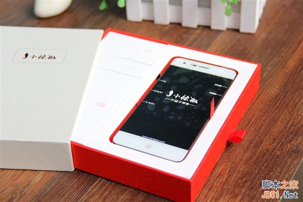 传说中的无边框手机！小辣椒4开箱图赏
