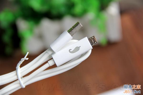 传说中的无边框手机！小辣椒4开箱图赏