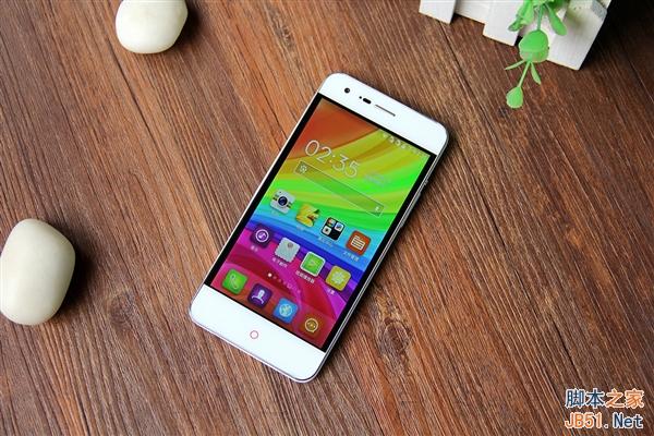 传说中的无边框手机！小辣椒4开箱图赏