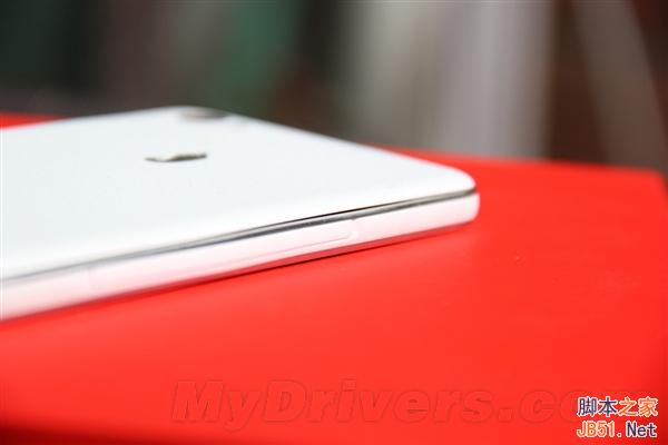 传说中的无边框手机！小辣椒4开箱图赏