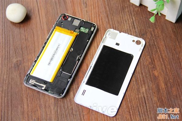 传说中的无边框手机！小辣椒4开箱图赏