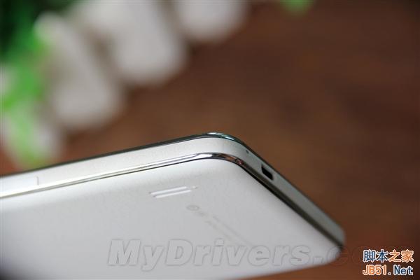 传说中的无边框手机！小辣椒4开箱图赏