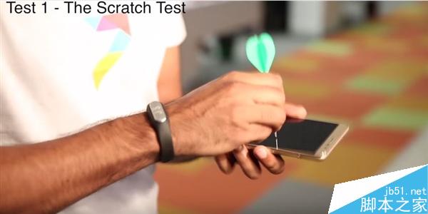 899元红米Note 3屏幕强度测试：汽车压不坏