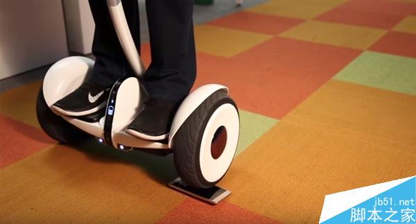 899元红米Note 3屏幕强度测试：汽车压不坏