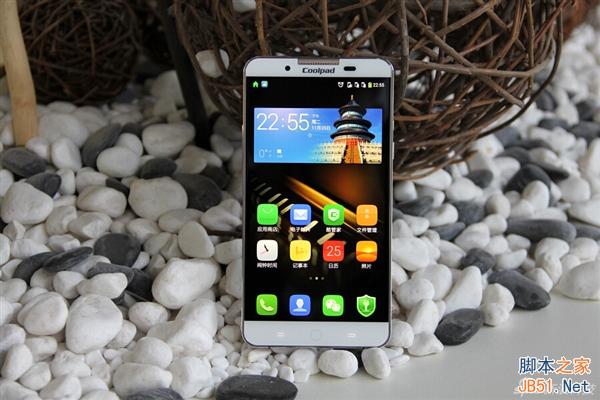 酷派双系统安全手机真机美图赏：还挺帅