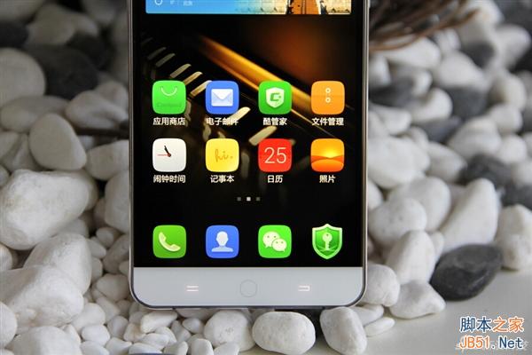 酷派双系统安全手机真机美图赏：还挺帅