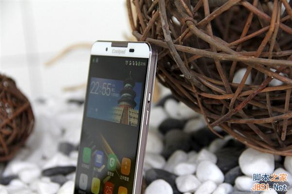 酷派双系统安全手机真机美图赏：还挺帅